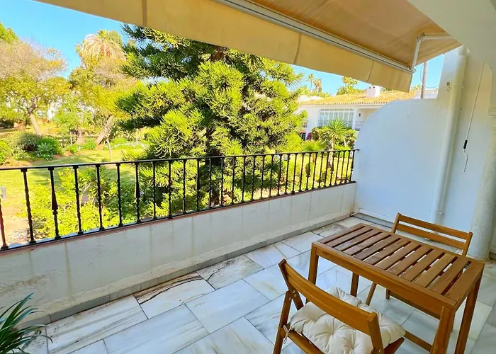 Patio Alcornocal By Residea *