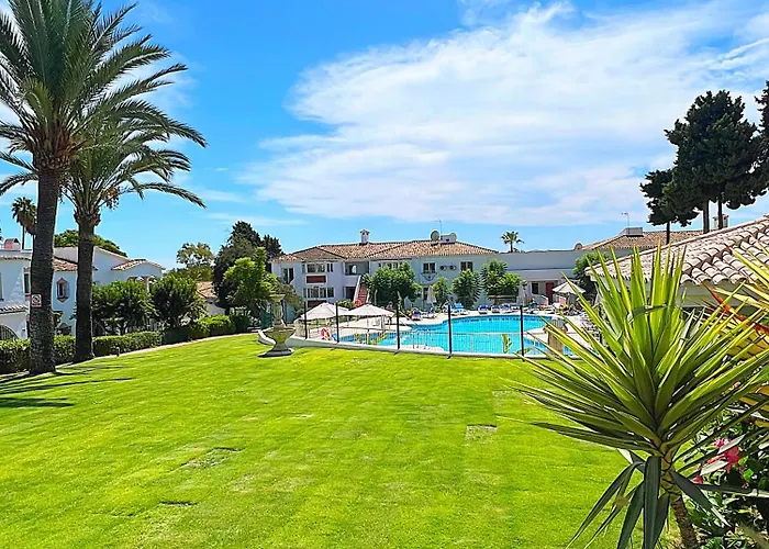 Patio Alcornocal By Residea *