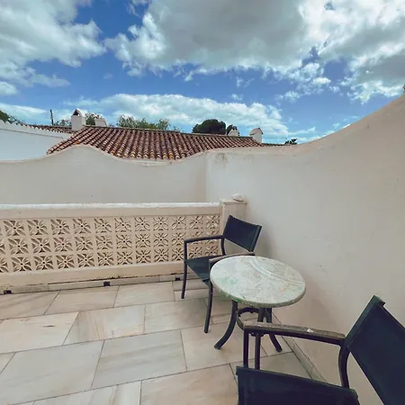 Patio Alcornocal By Residea *