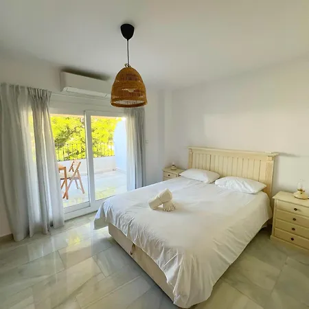 Patio Alcornocal By Residea *