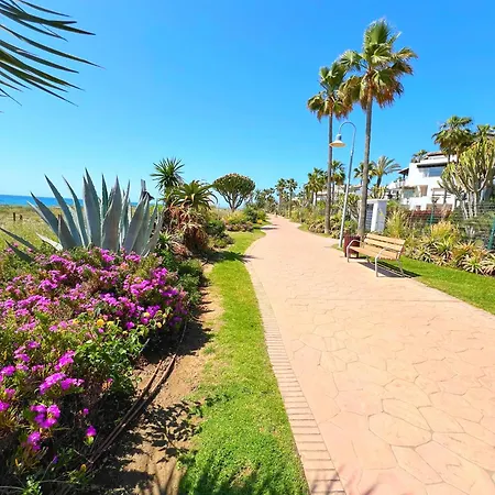 Patio Alcornocal By Residea