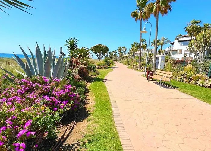 Patio Alcornocal By Residea