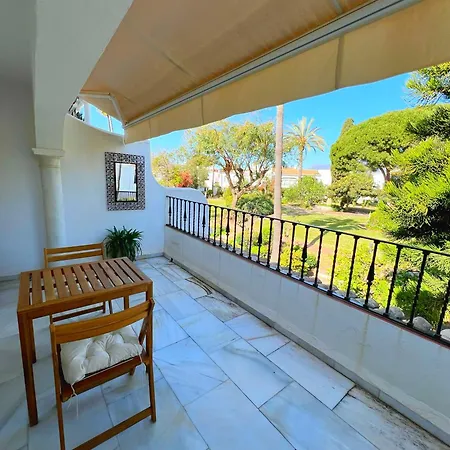 Patio Alcornocal Apartment *