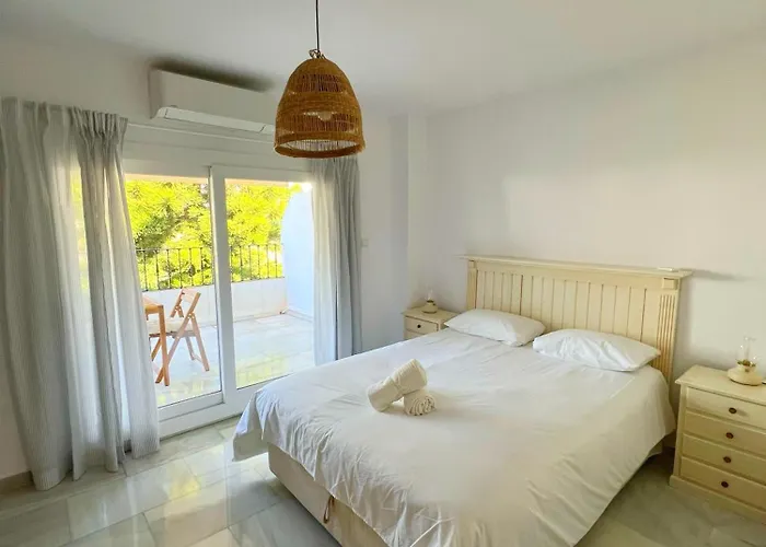 Patio Alcornocal By Residea *